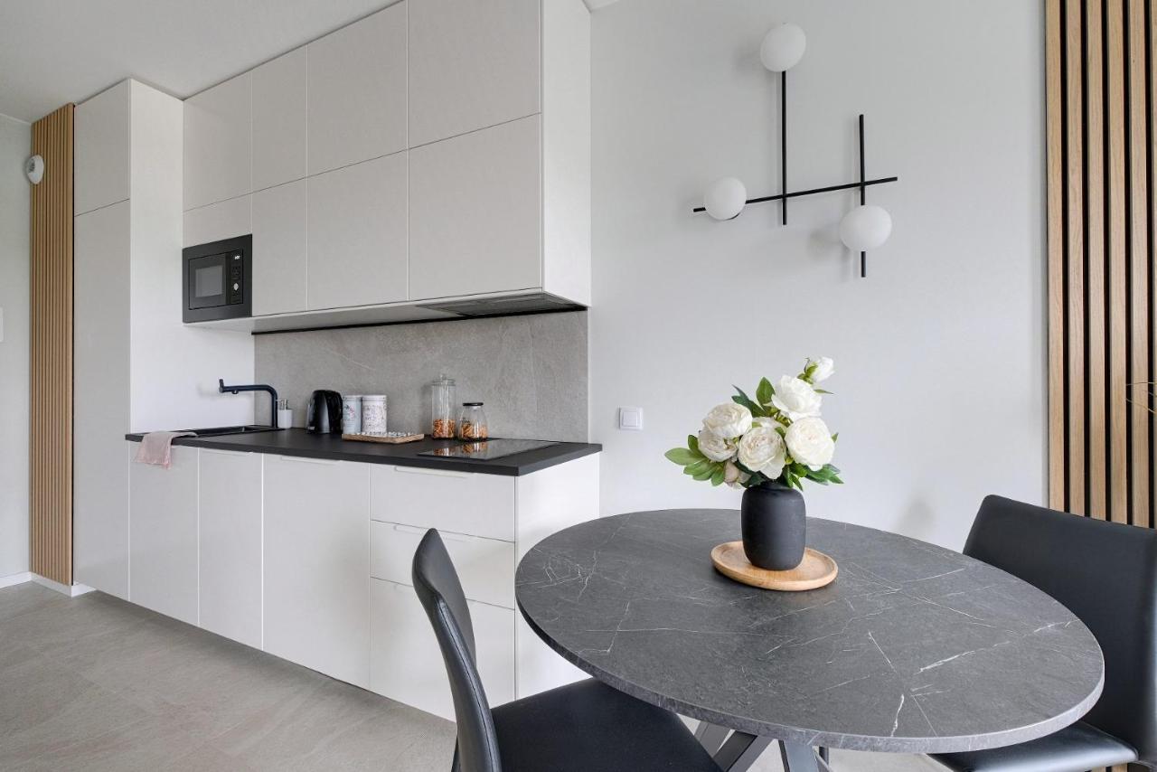 Modern Studio Targowa 10 Ac